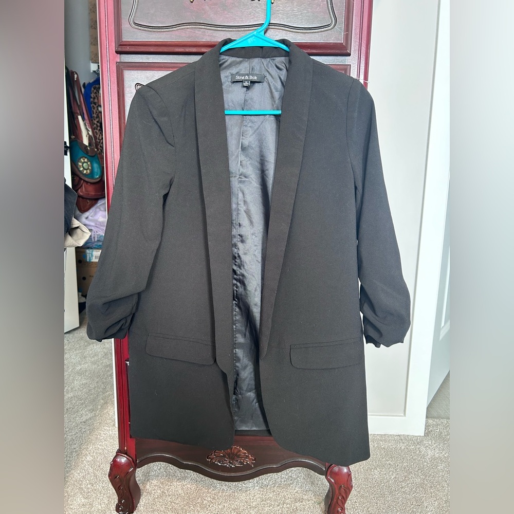 Strut & Bolt Black Blazer Women’s Tailored Chic Minimalist Office Wear Classic